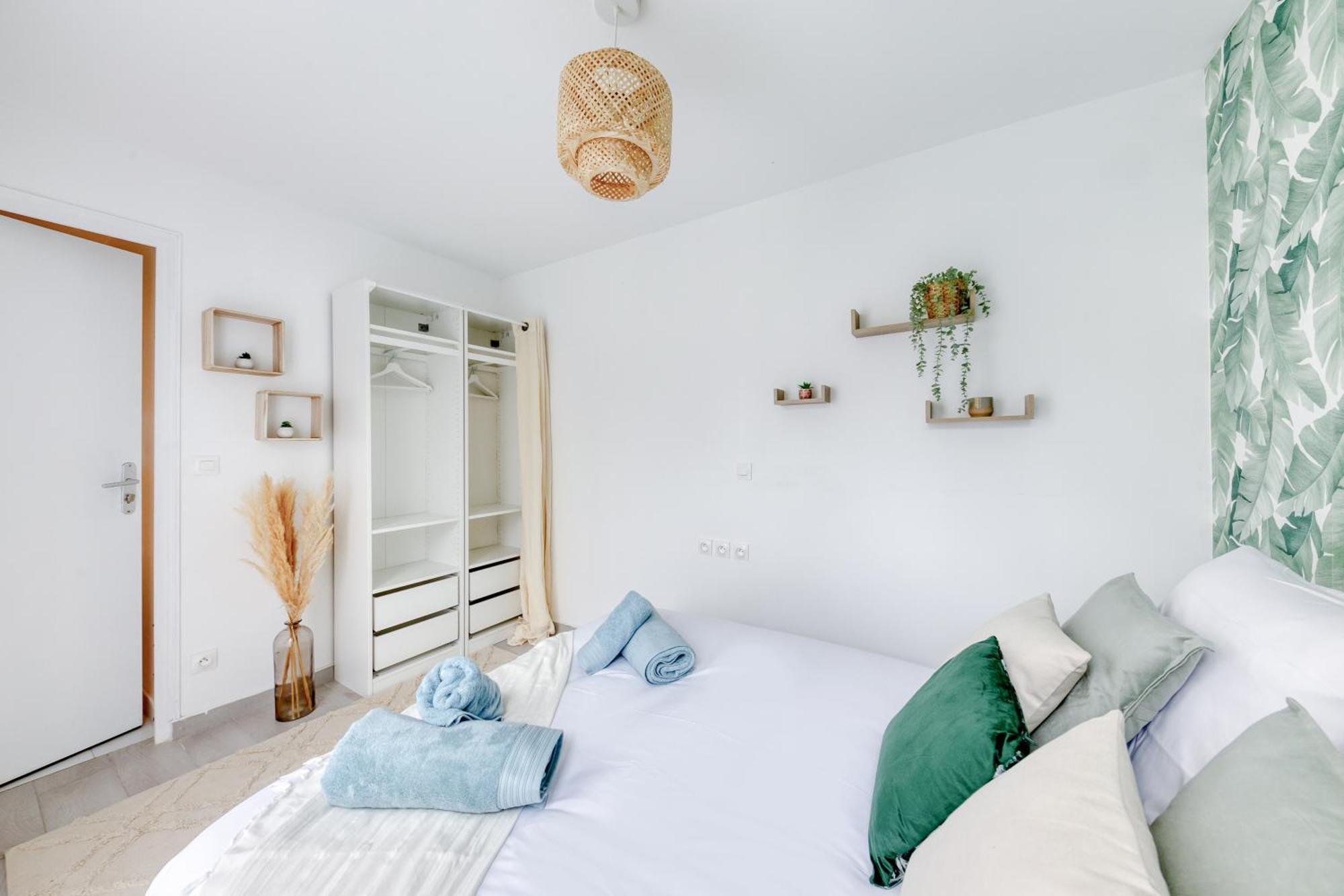 Appartement - 4 Personnes - Parking Prive - Metro 7 - Rer B La Courneuve Luaran gambar