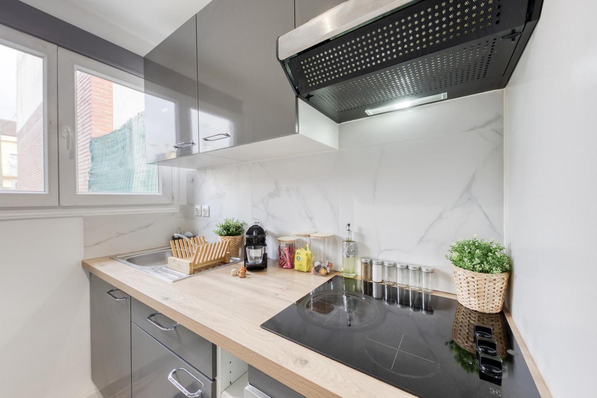 Appartement - 4 Personnes - Parking Prive - Metro 7 - Rer B La Courneuve Luaran gambar