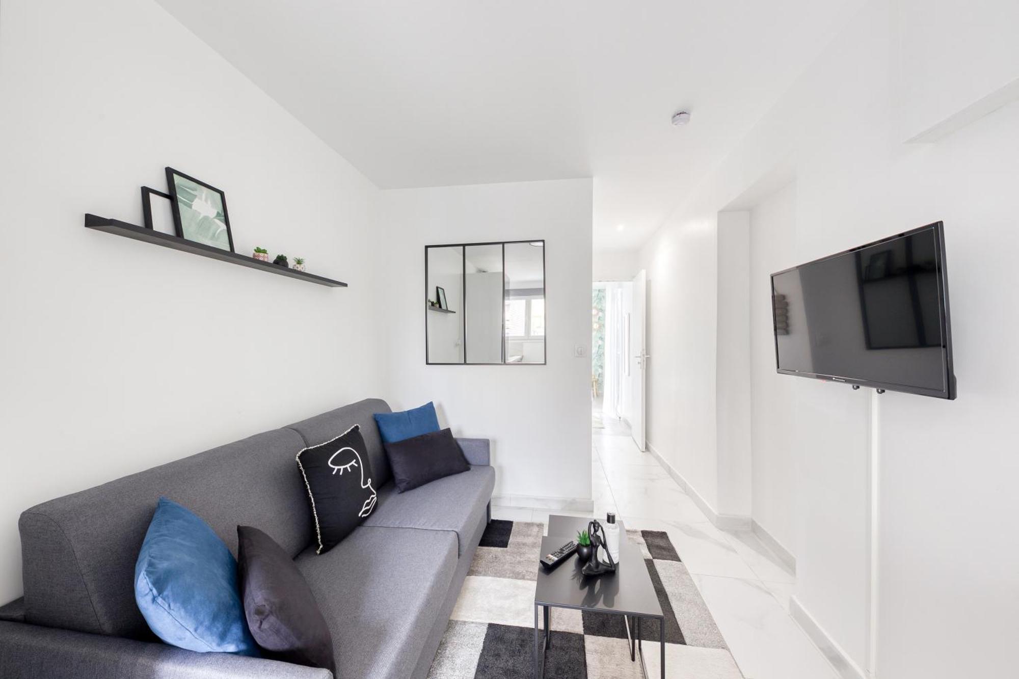 Appartement - 4 Personnes - Parking Prive - Metro 7 - Rer B La Courneuve Luaran gambar