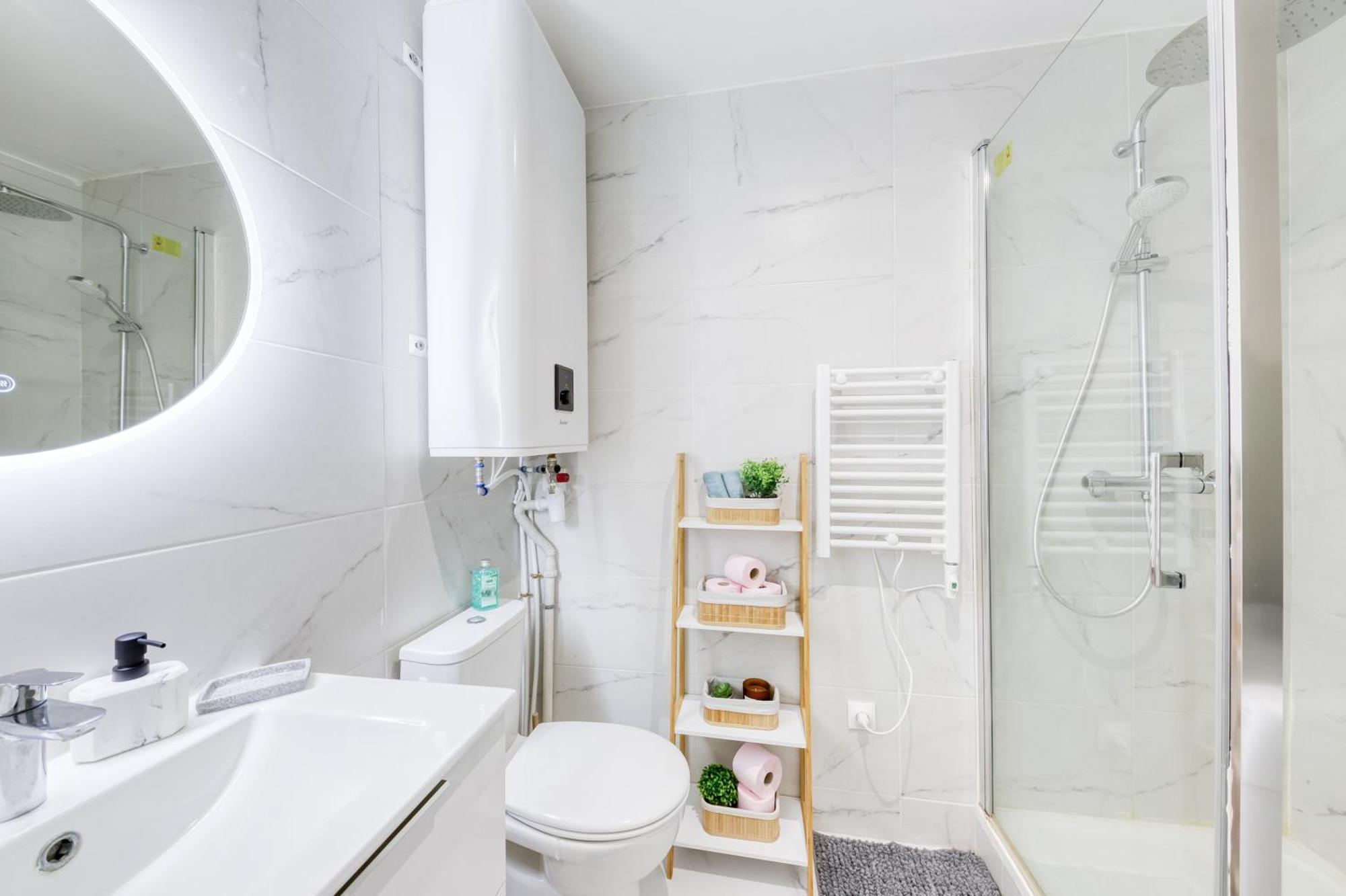 Appartement - 4 Personnes - Parking Prive - Metro 7 - Rer B La Courneuve Luaran gambar